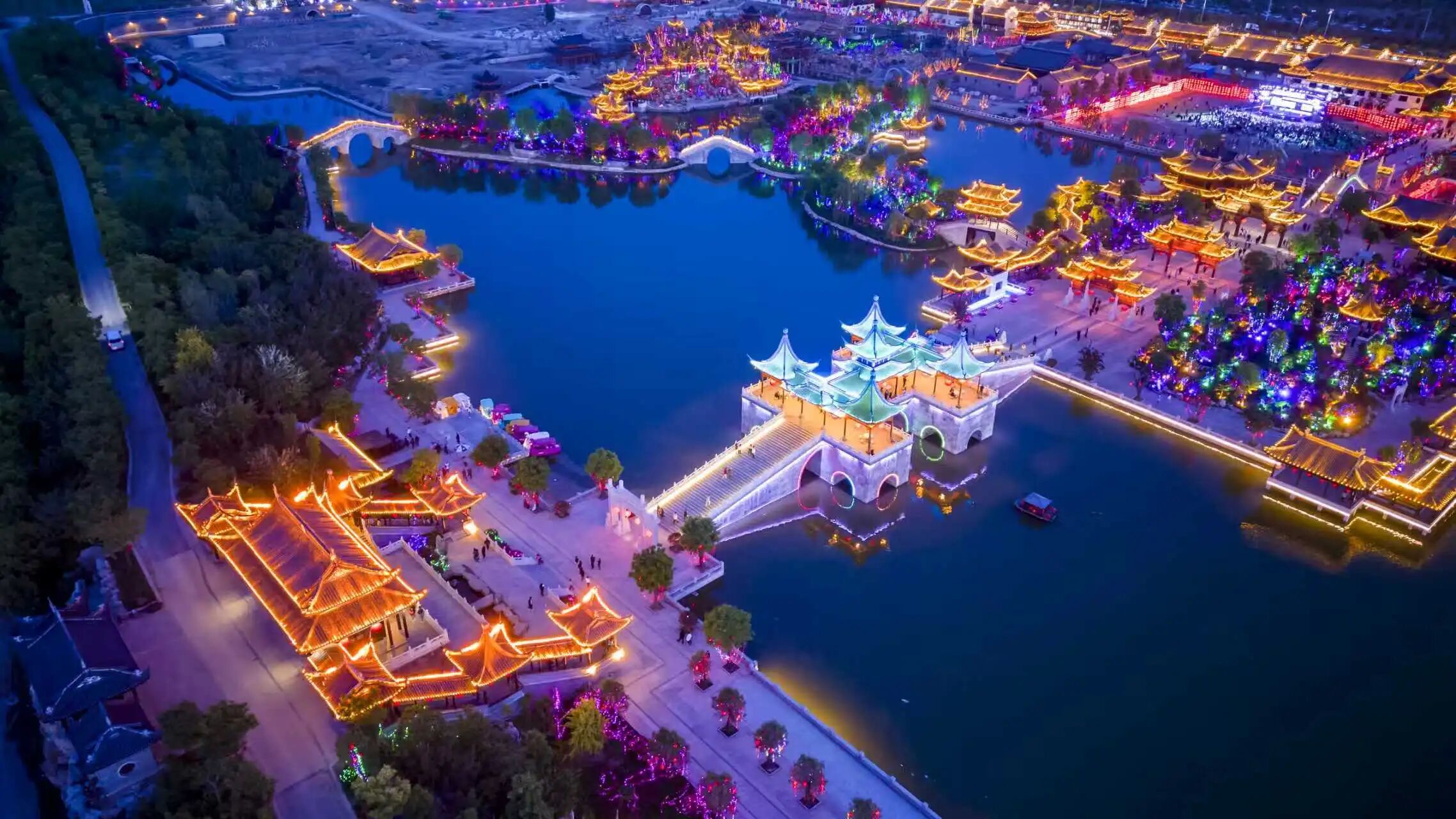 East Wanyuan Garden Night View